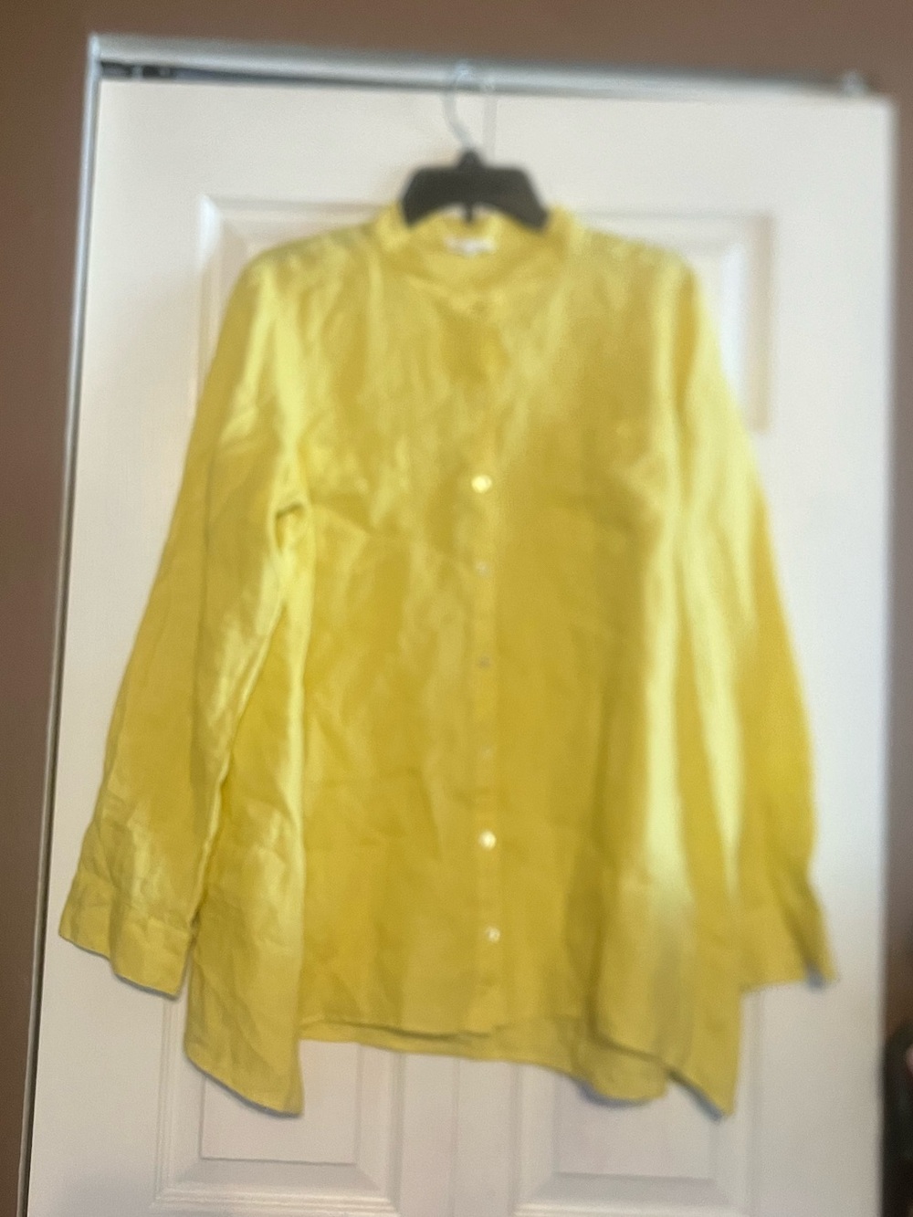 Eileen Fisher yellow 100% organic Irish linen button-up shirt size large